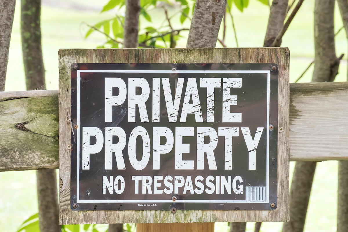 A private property no trespassing sign